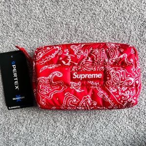 Supreme Puffer Pouch, red, 1.5 L